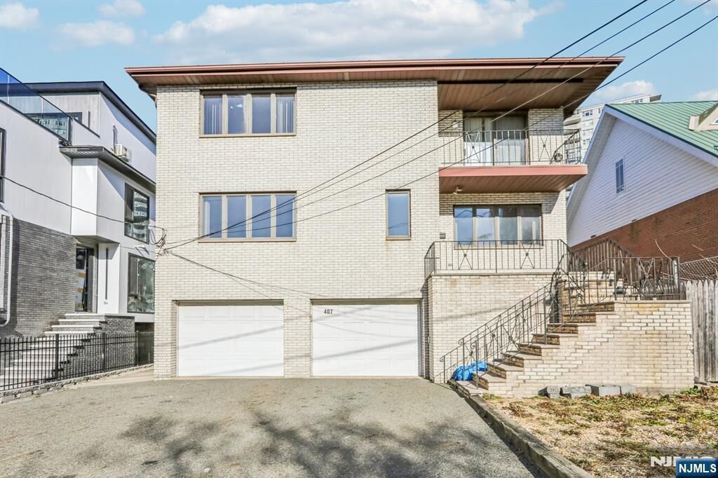 Property Photo:  407 Jane Street  NJ 07024 