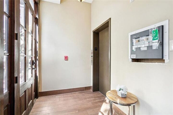 Property Photo:  431 Gravier Street 4  LA 70130 