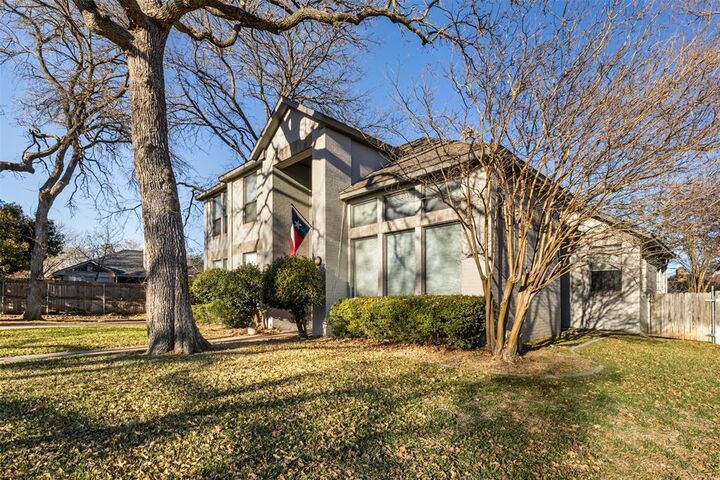 Property Photo:  1404 Whispering Water Lane  TX 76063 