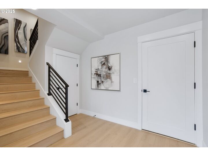 Property Photo:  6024 SW 18th Dr  OR 97239 