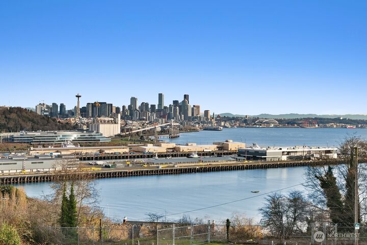 Property Photo:  1500  Magnolia Way W  WA 98199 