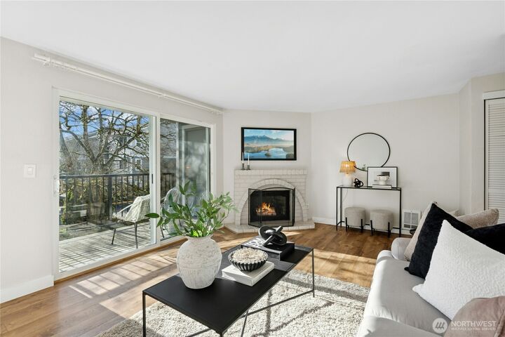 Property Photo:  14324  126th Avenue NE C201  WA 98034 