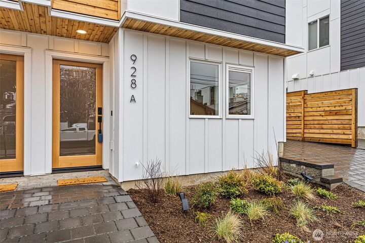 Property Photo:  928 NW 57th Street A  WA 98107 