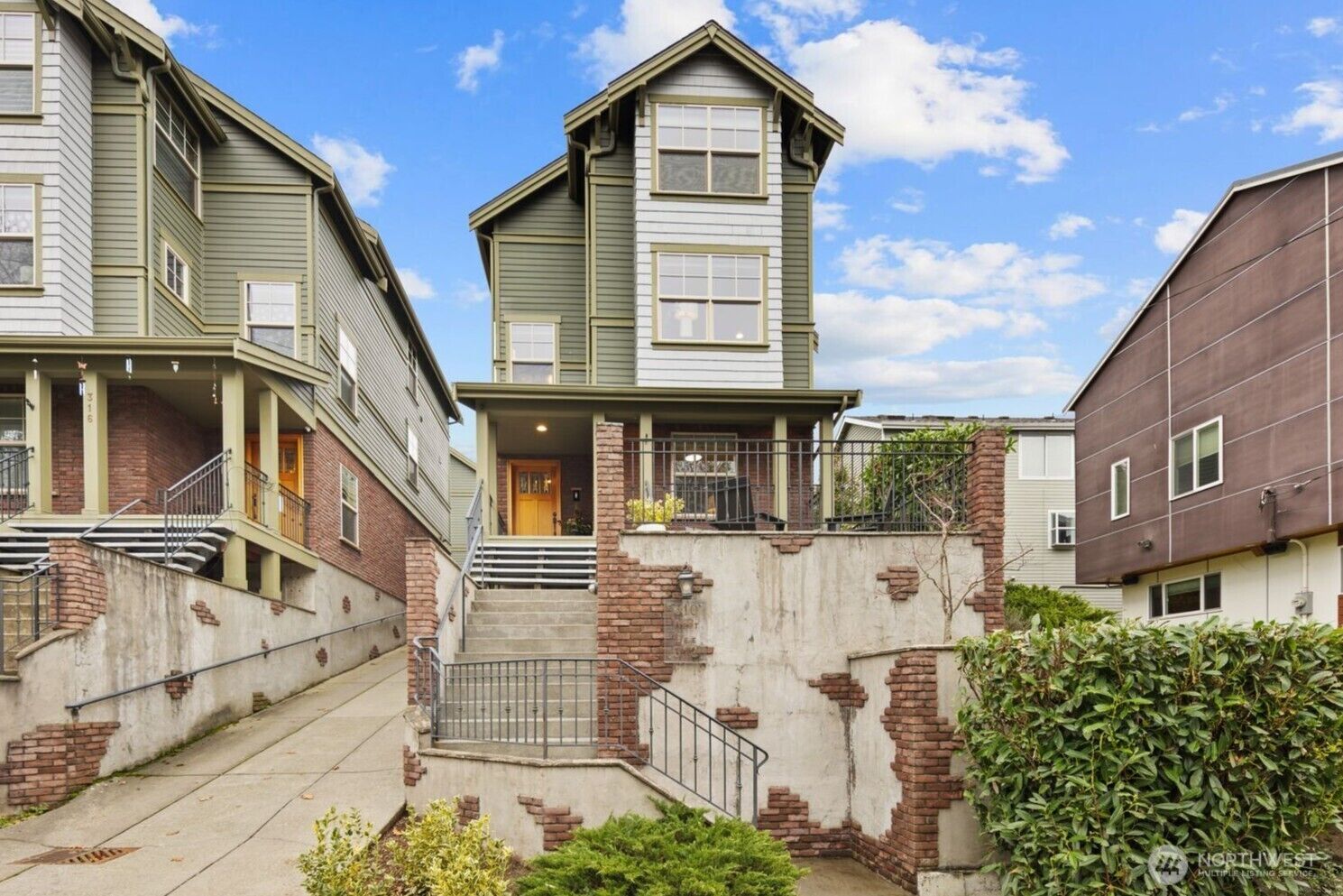 Property Photo: 310 W Lee Street WA 98119