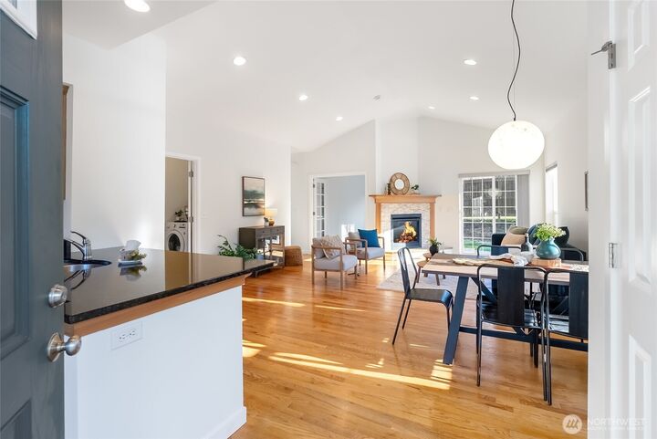 Property Photo:  2521  Elmhurst Court  WA 98229 