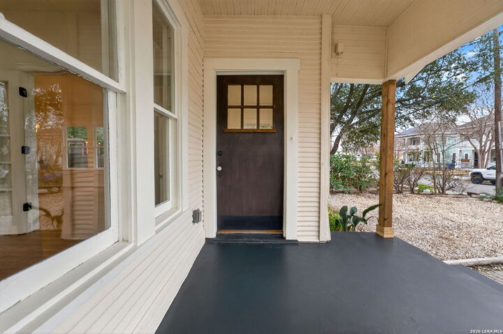 Property Photo: 214 Ira TX 78209