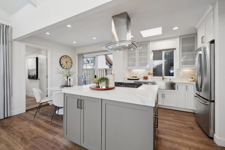 Property Photo:  17 Cassandra Way  CA 94043 