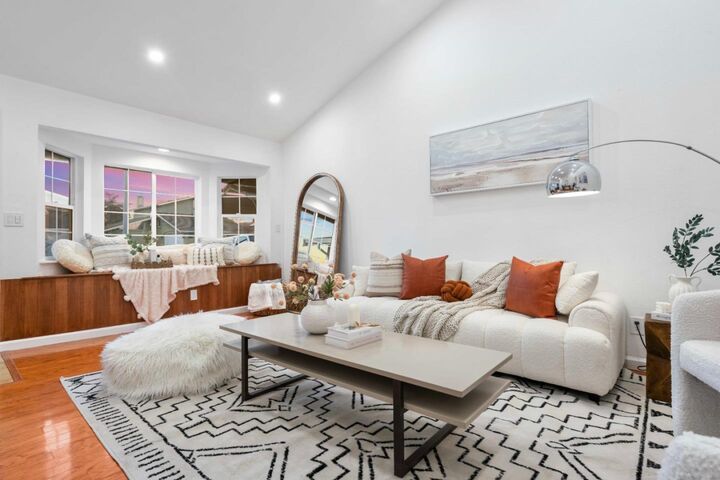 Property Photo: 32490 Lake Temescal Lane CA 94555