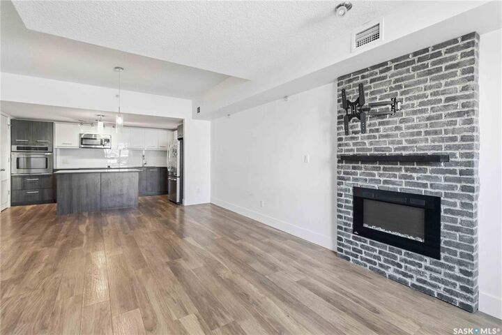Property Photo: 418 C Avenue S SK S7M 1N6
