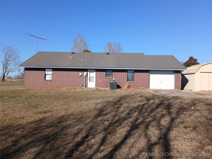 Property Photo: 711 E Iowa Street OK 74472