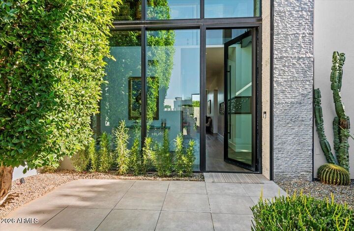 Property Photo:  6982 E Joshua Tree Lane  AZ 85253 