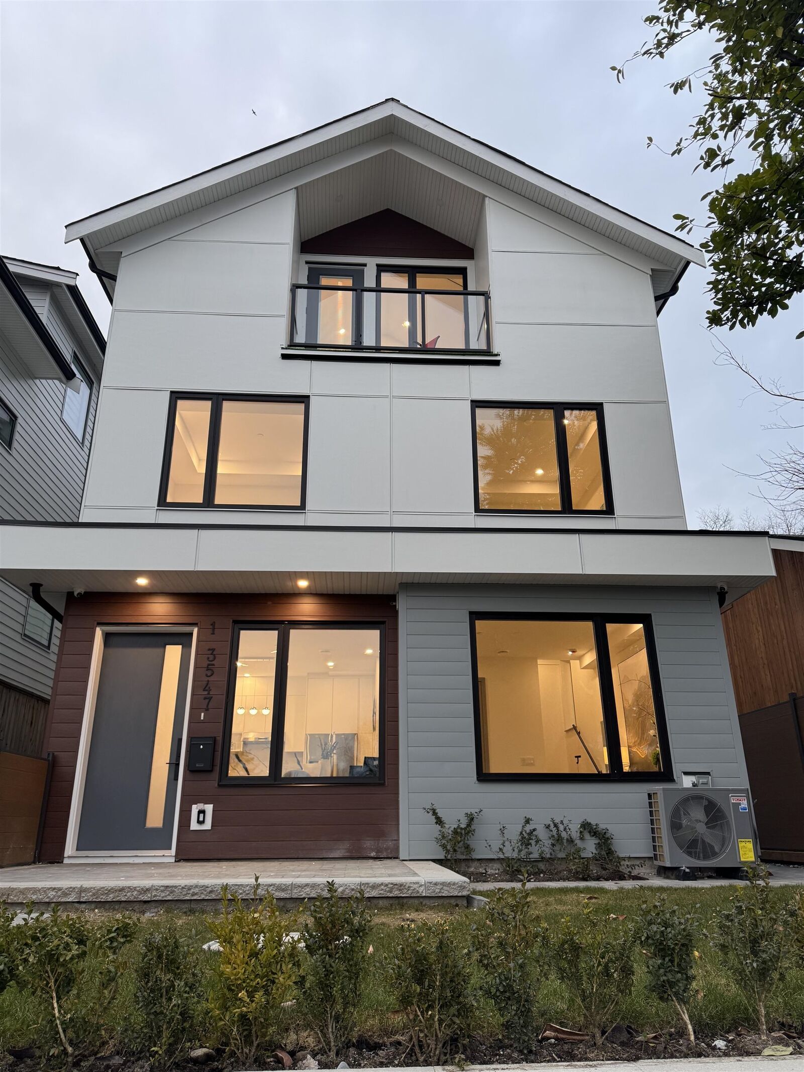 Property Photo: 3547 E Georgia Street 1 BC V5K 2L9