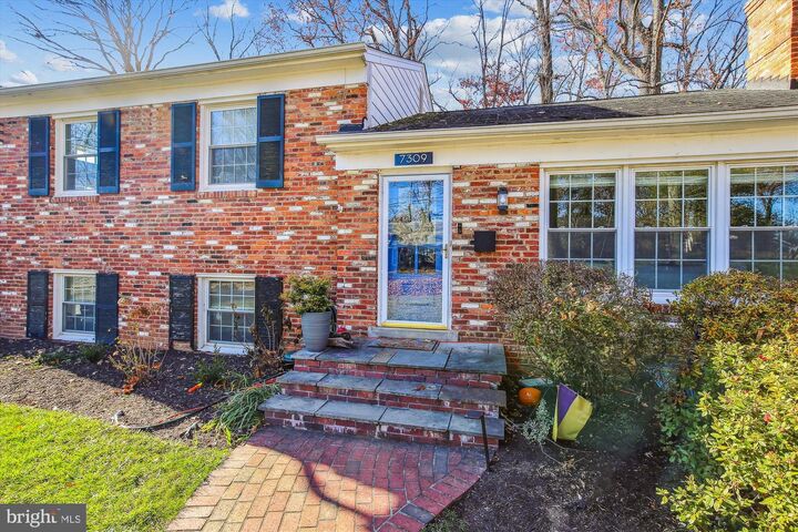 Property Photo:  7309 Pinecastle Road  VA 22043 