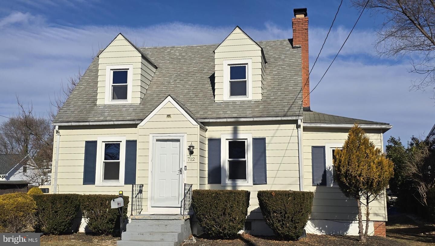 Property Photo:  712 Frederick Avenue  VA 22601 