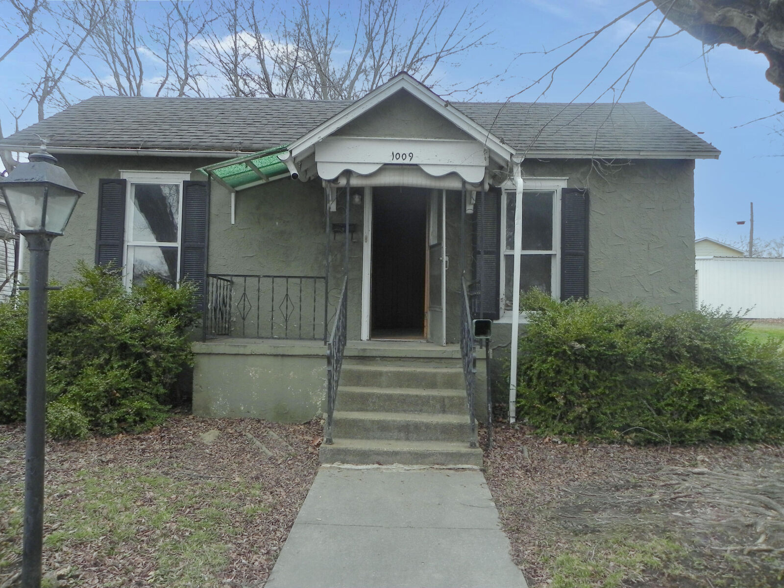 Property Photo: 1009 N Clark St MO 65265