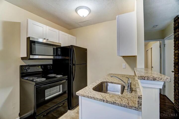 Property Photo: 4326 Hamilton Avenue OH 45223