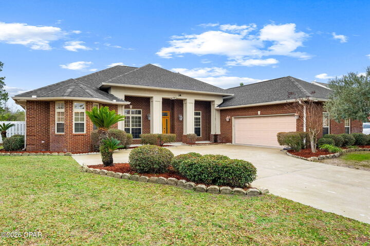 Property Photo: 140 Cottonwood Circle FL 32444