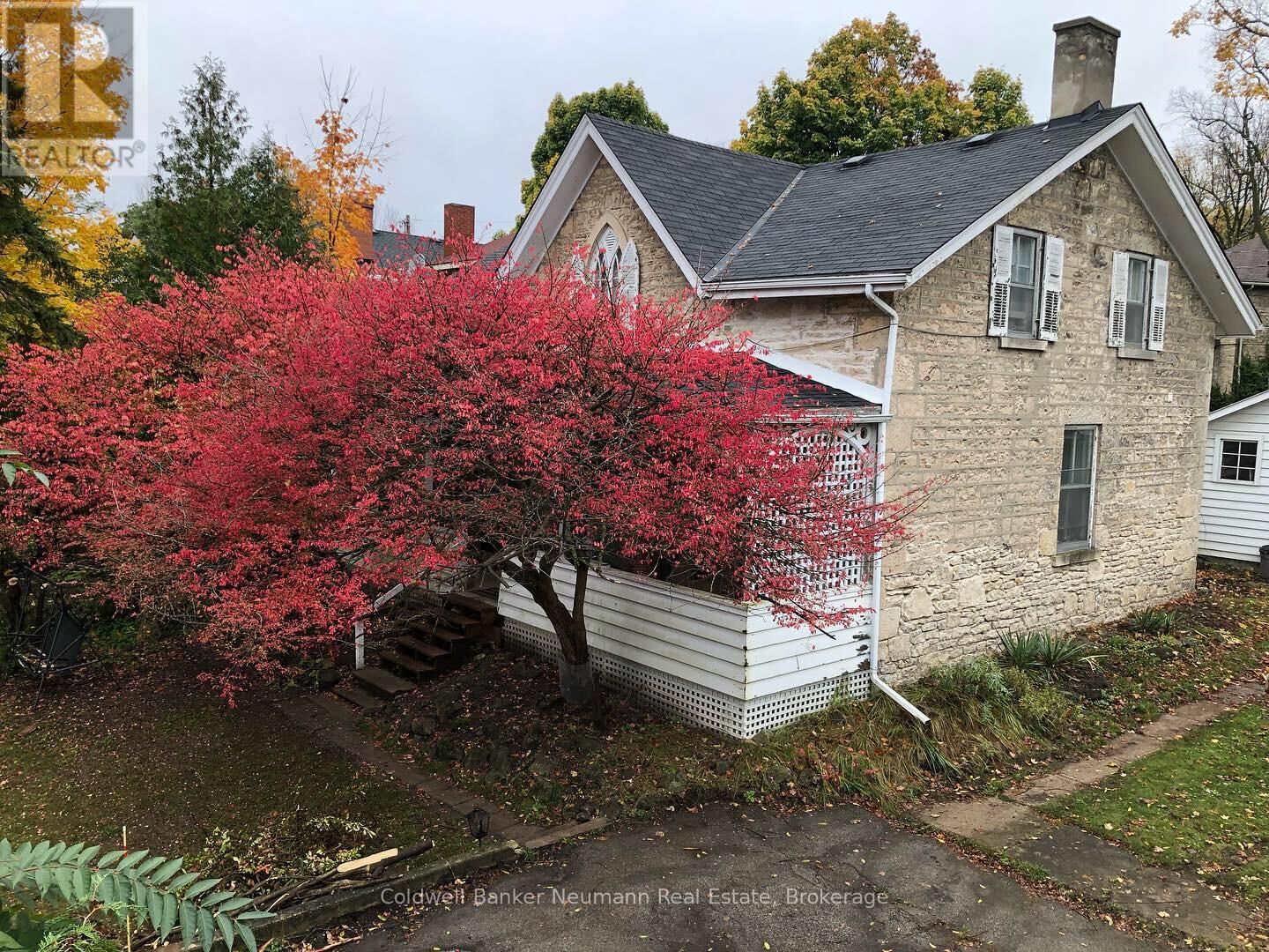 Property Photo:  96 Arthur Street North B  ON N1E 4V2 