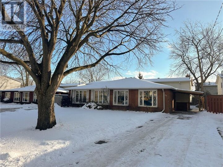 Photo de la propriété:  17 Rosanne Crescent  ON L8T 2T8 