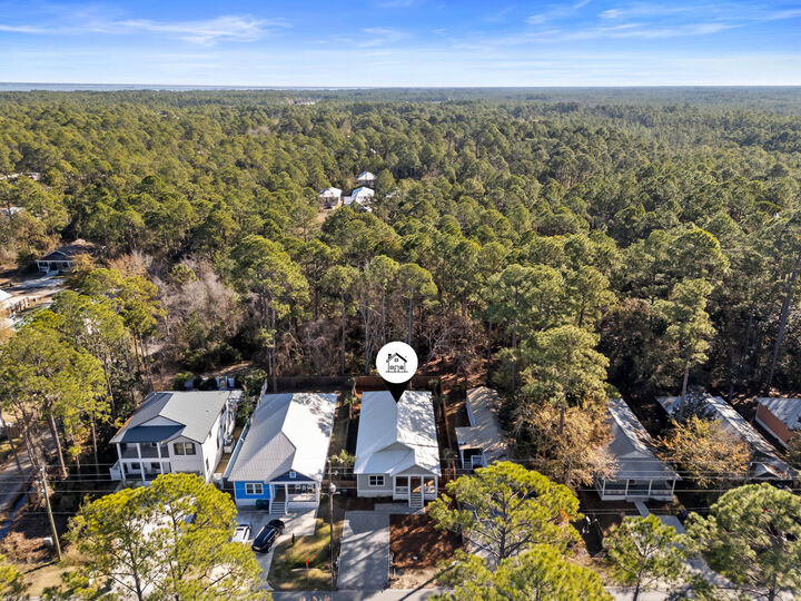 Property Photo:  1110 N County Highway 393  FL 32459 