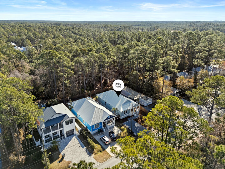 Property Photo: 1110 N County Highway 393 FL 32459