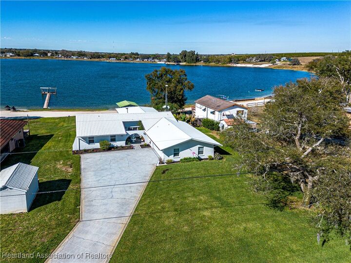 Property Photo:  1369 NE Viola Road  FL 33825 