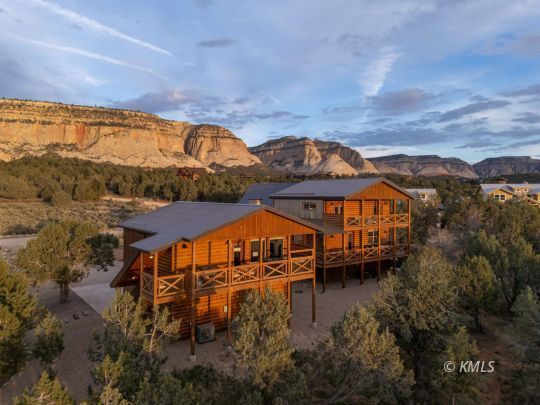 Property Photo: 10915 Pinyon Pine Dr UT 84758