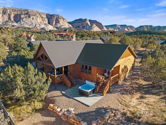 Property Photo: 1045 South Pinyon Pine Dr UT 84758