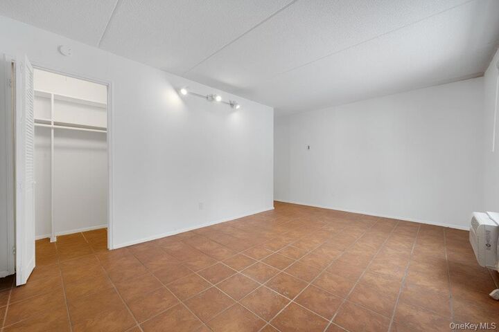 Property Photo: 130 Colonial Parkway 3D NY 10710