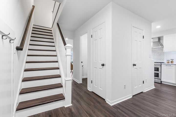 Property Photo:  25 Barker Street 406  NY 10549 