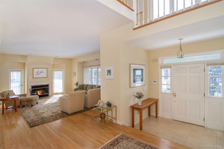 Property Photo:  81 Pinecrest Drive  NY 10706 