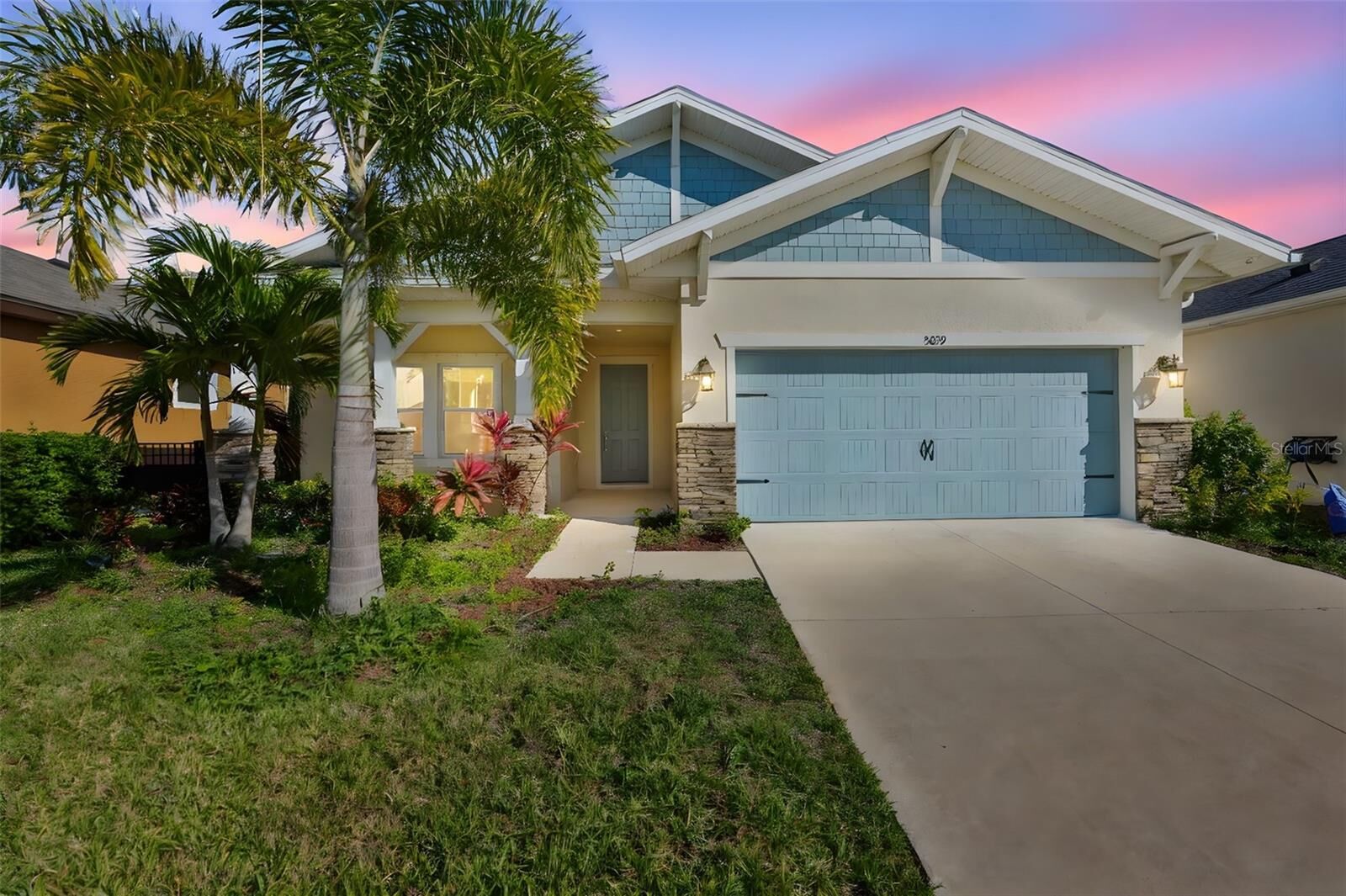 Property Photo:  5839 Silver Sun Drive  FL 33572 