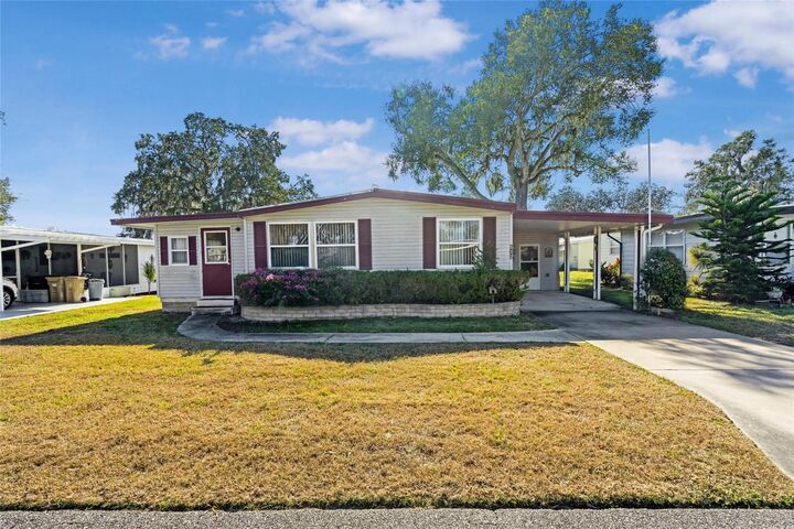 Property Photo:  512 Palo Verde Drive  FL 34748 