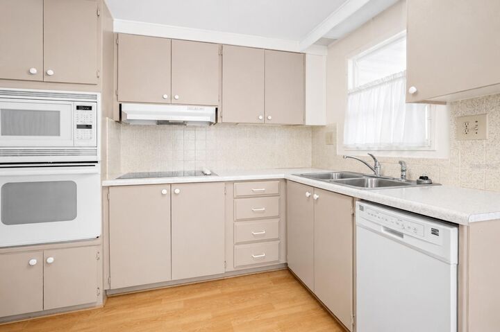 Property Photo: 512 Palo Verde Drive FL 34748