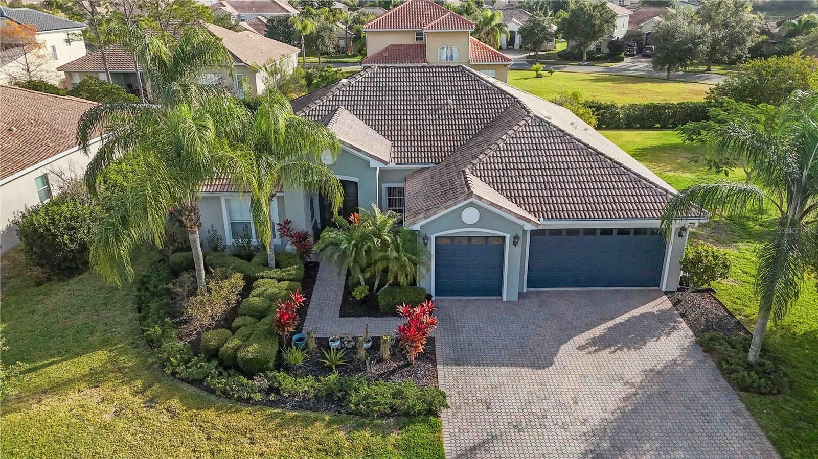 Property Photo:  3564 Somerset Circle  FL 34746 