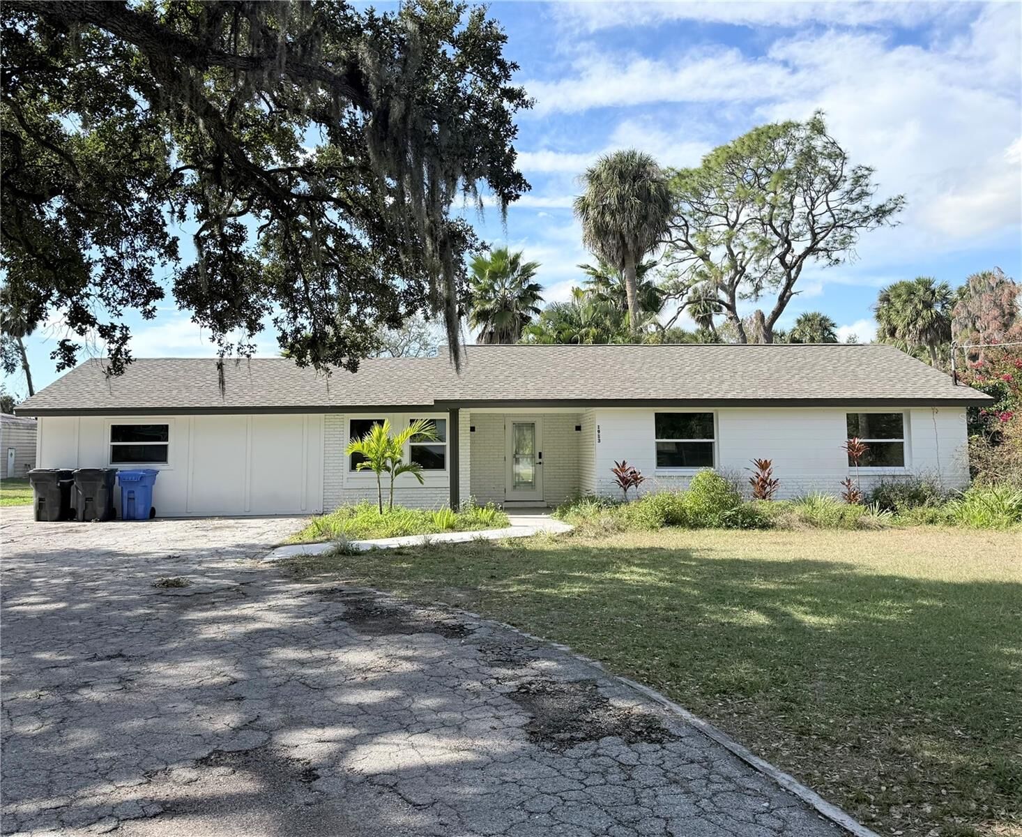 Property Photo:  1913 S 47th Street  FL 33619 