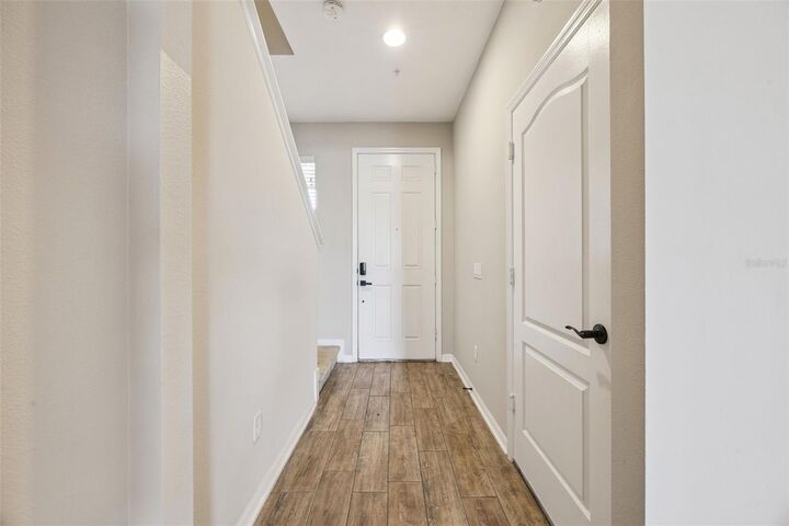 Property Photo: 2692 White Isle Lane 103 FL 32825