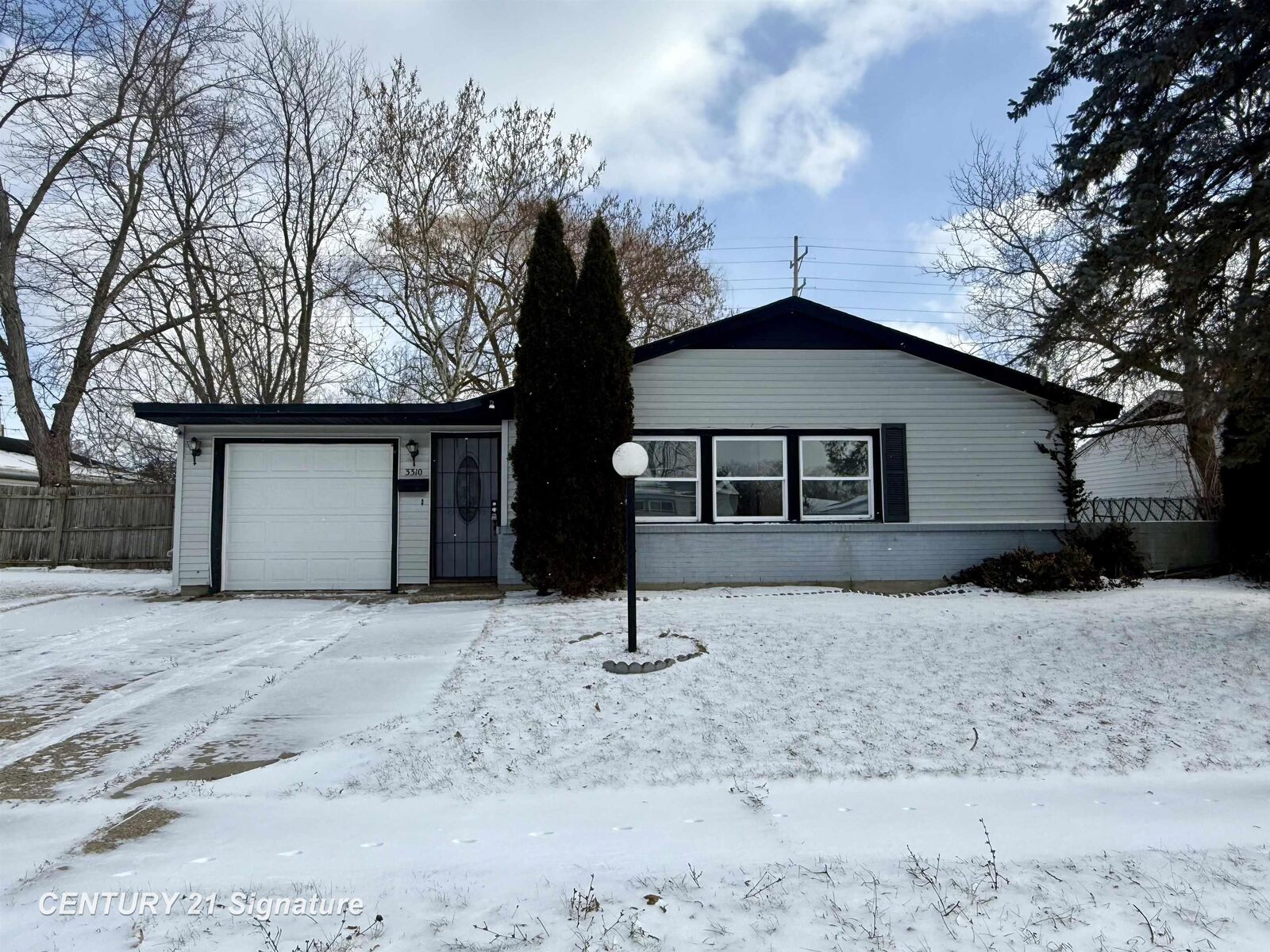 Property Photo:  3310 Lexington Drive  MI 48601 