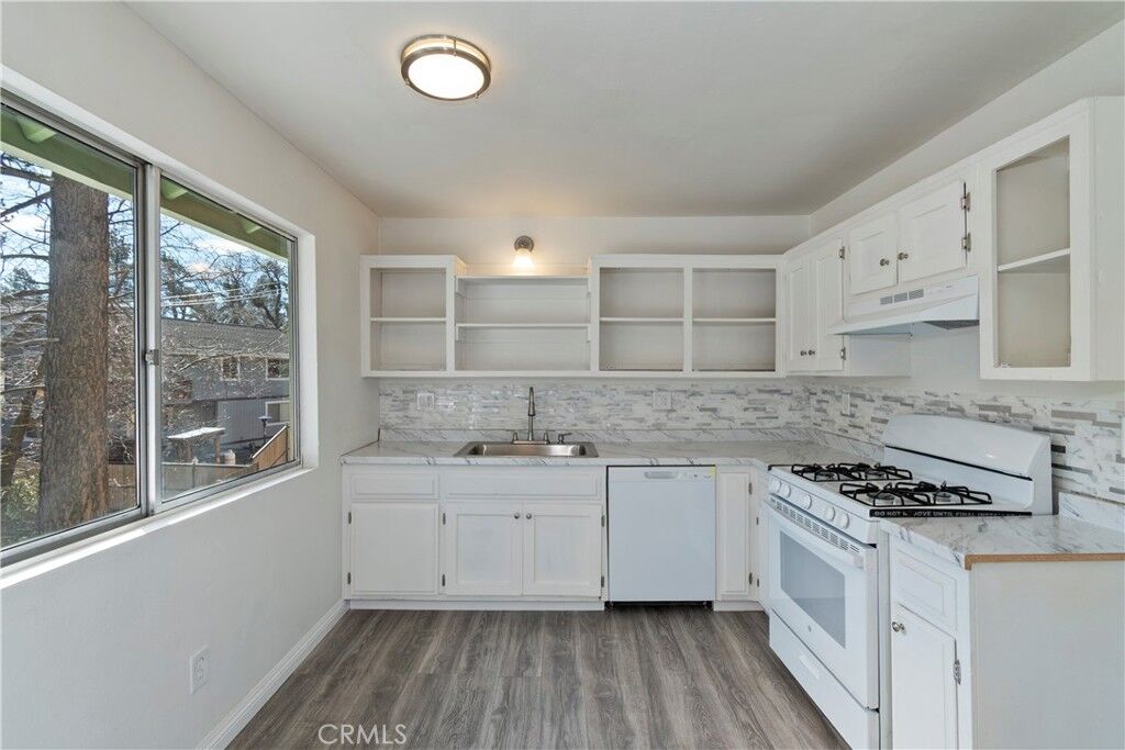 Property Photo: 32142 Hunsaker Way CA 92382