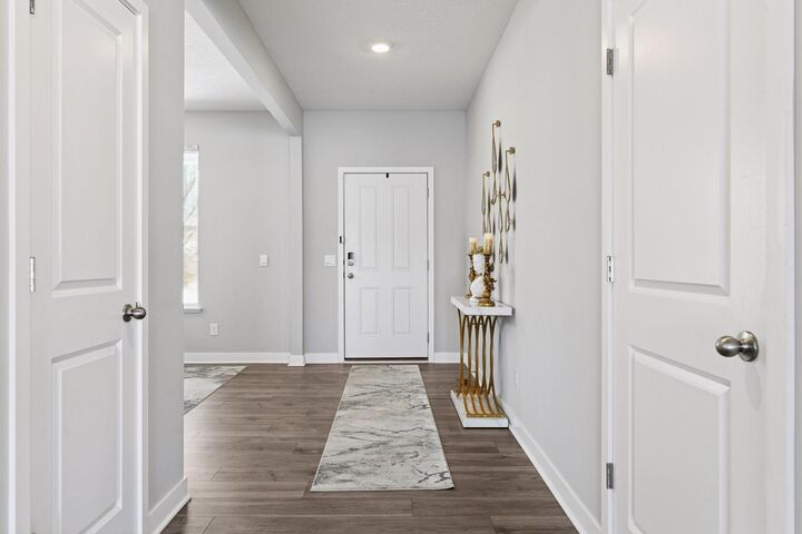 Property Photo:  1663 Oak Creek Drive  MN 55318 