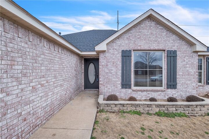 Property Photo: 6003 36th Street AR 72758