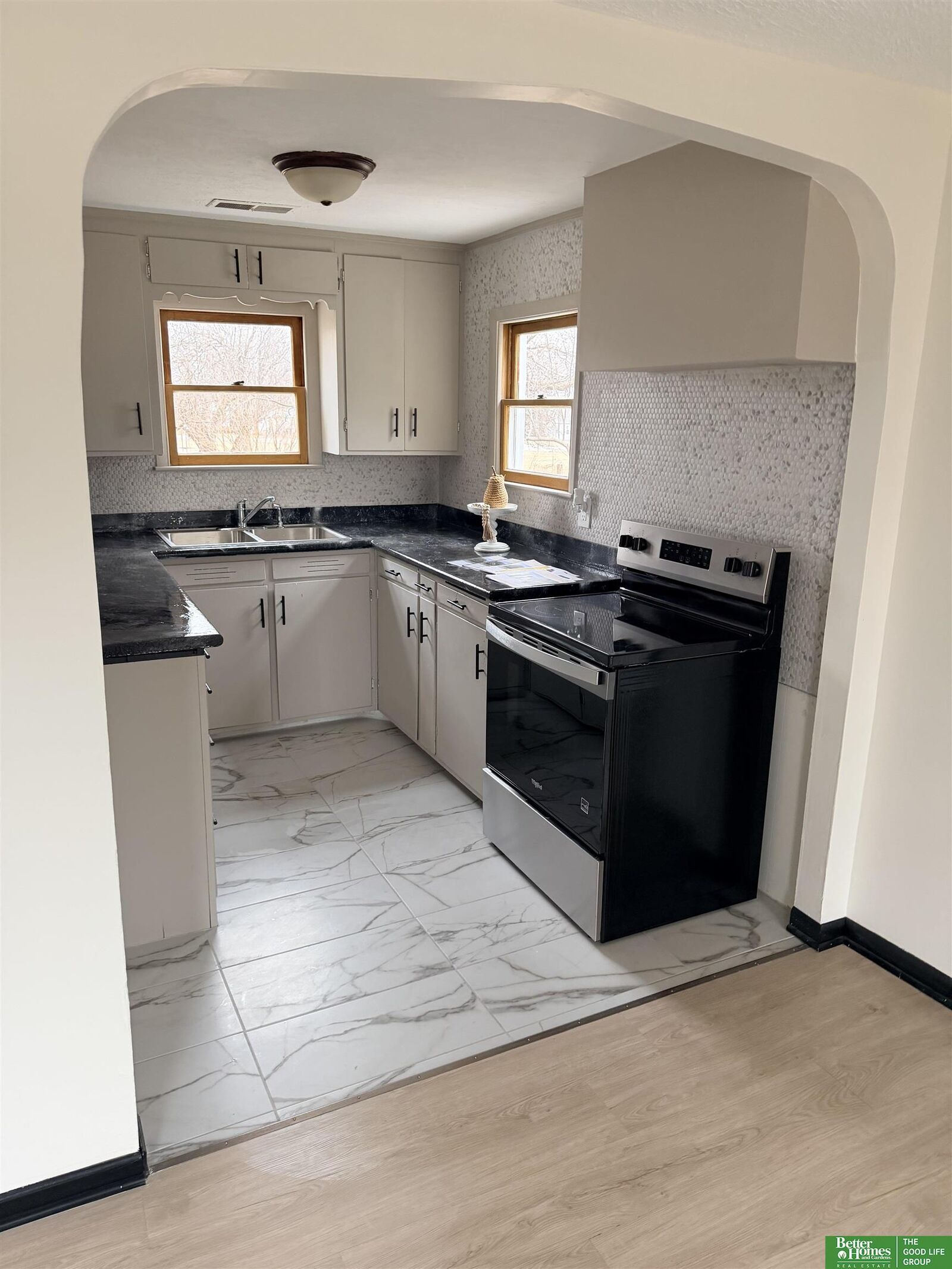 Property Photo:  610 Oak Street  NE 68366 