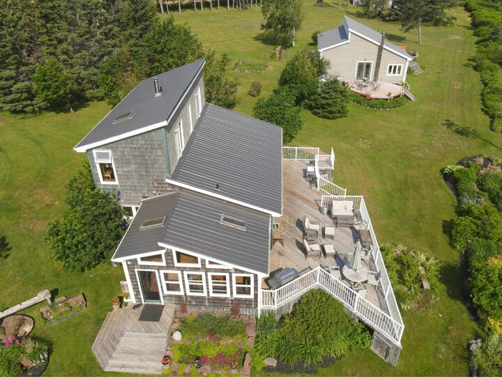 7 Bayside Crescent — photo 1
