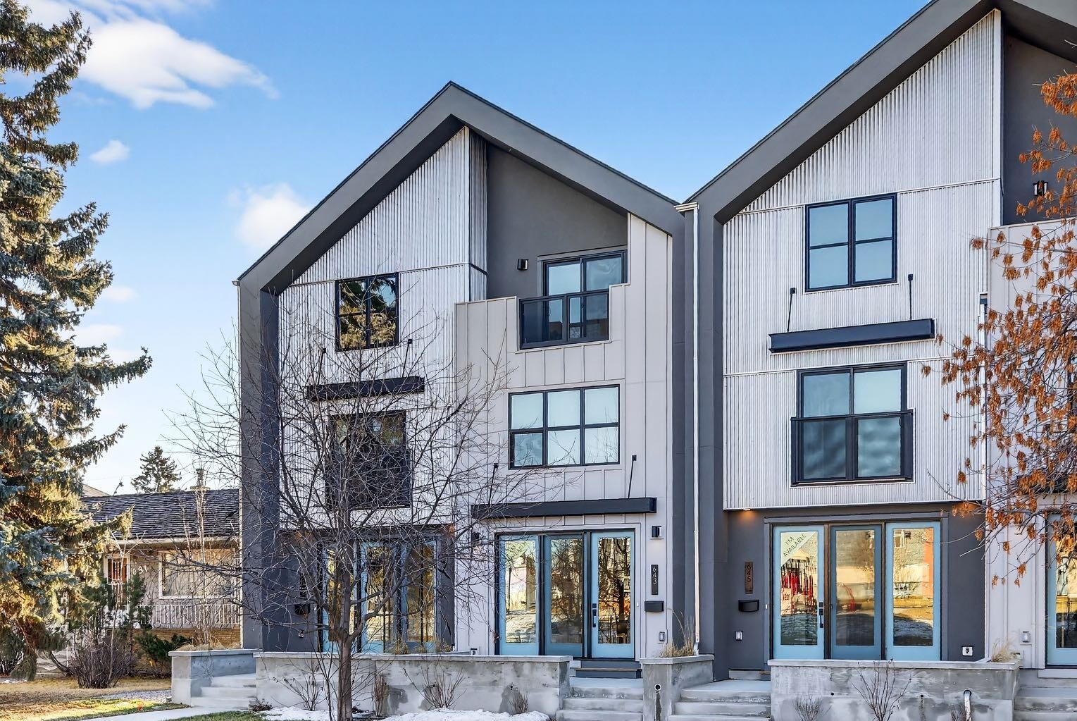 Property Photo:  643 53 Avenue SW  AB T2V 0C2 