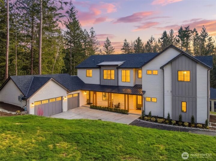 Property Photo: 26030 NE 29th Place WA 98053