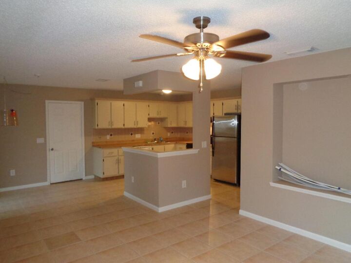 Property Photo:  712 NW Avens Street  FL 34983 