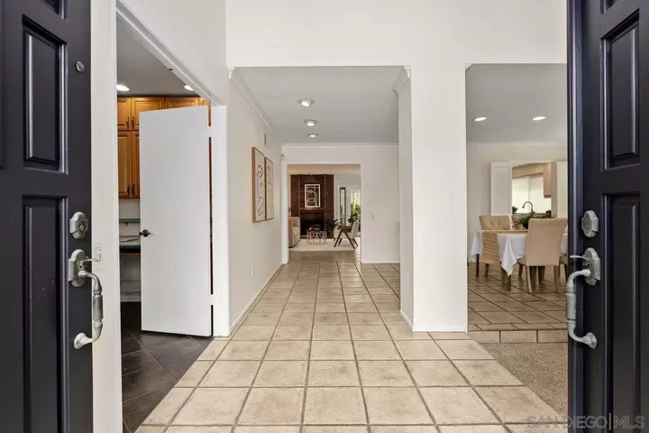 Property Photo:  11152 Vivaracho Way  CA 92124 