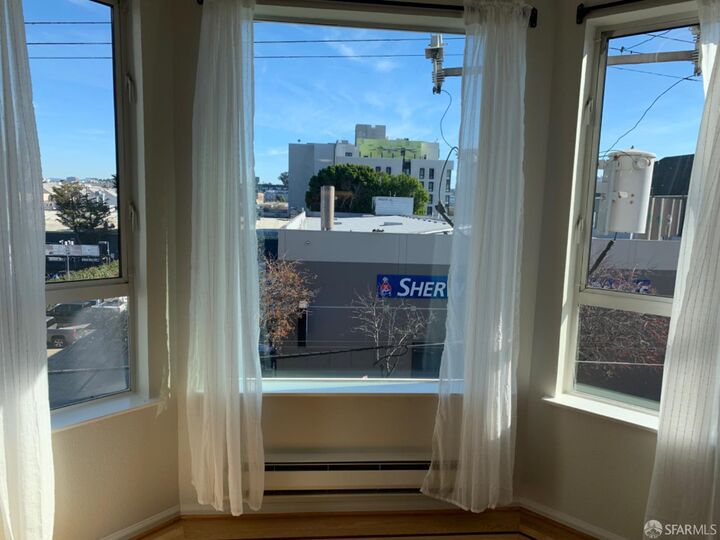 Property Photo:  550 S Van Ness Avenue 301  CA 94110 