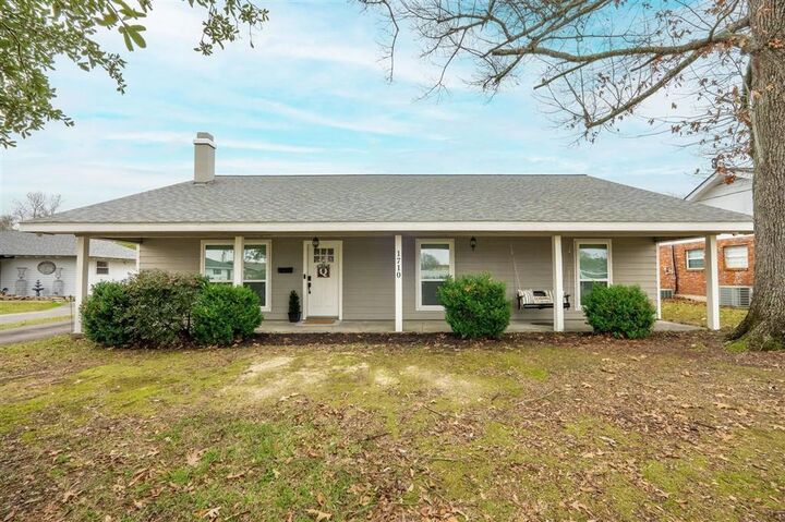 Property Photo:  1710 Jones Street  LA 70669 