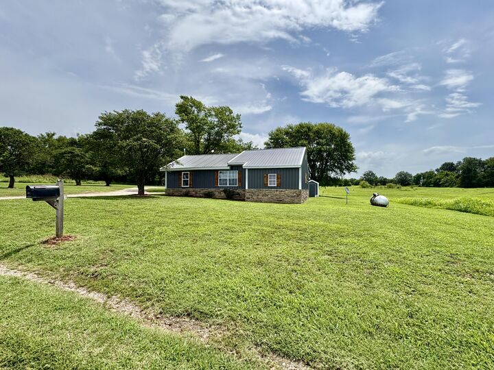 Property Photo:  9588 County Road 10  MO 64862 